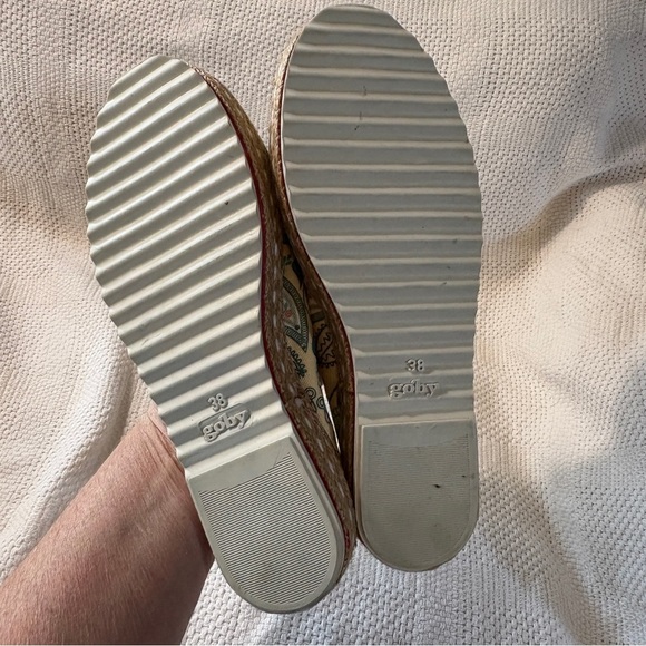 Goby Red, Off White & Blue Floral Boho Slip On Espadrille Loafer Flats Size 38 - Picture 9 of 10